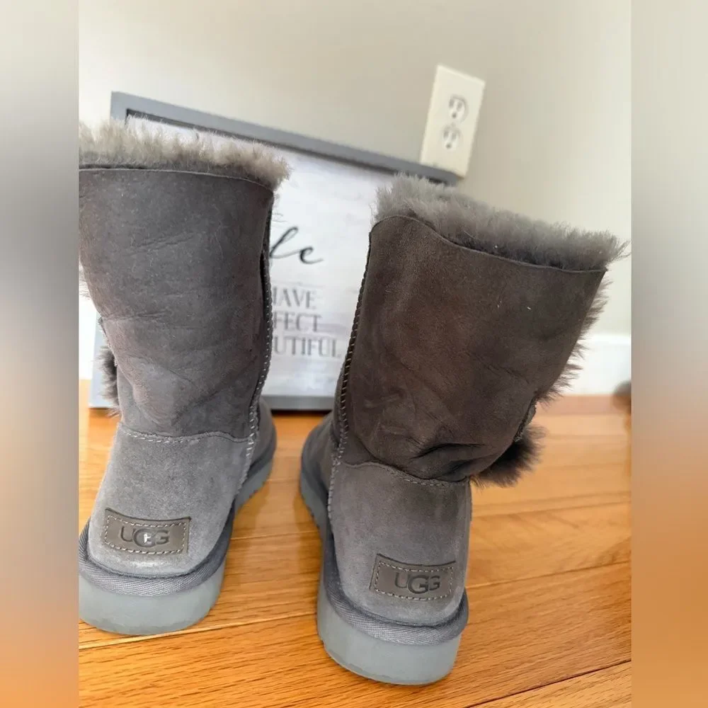 UGG Bailey Button Gray Sheepskin Boots | Classic Short | Women’s